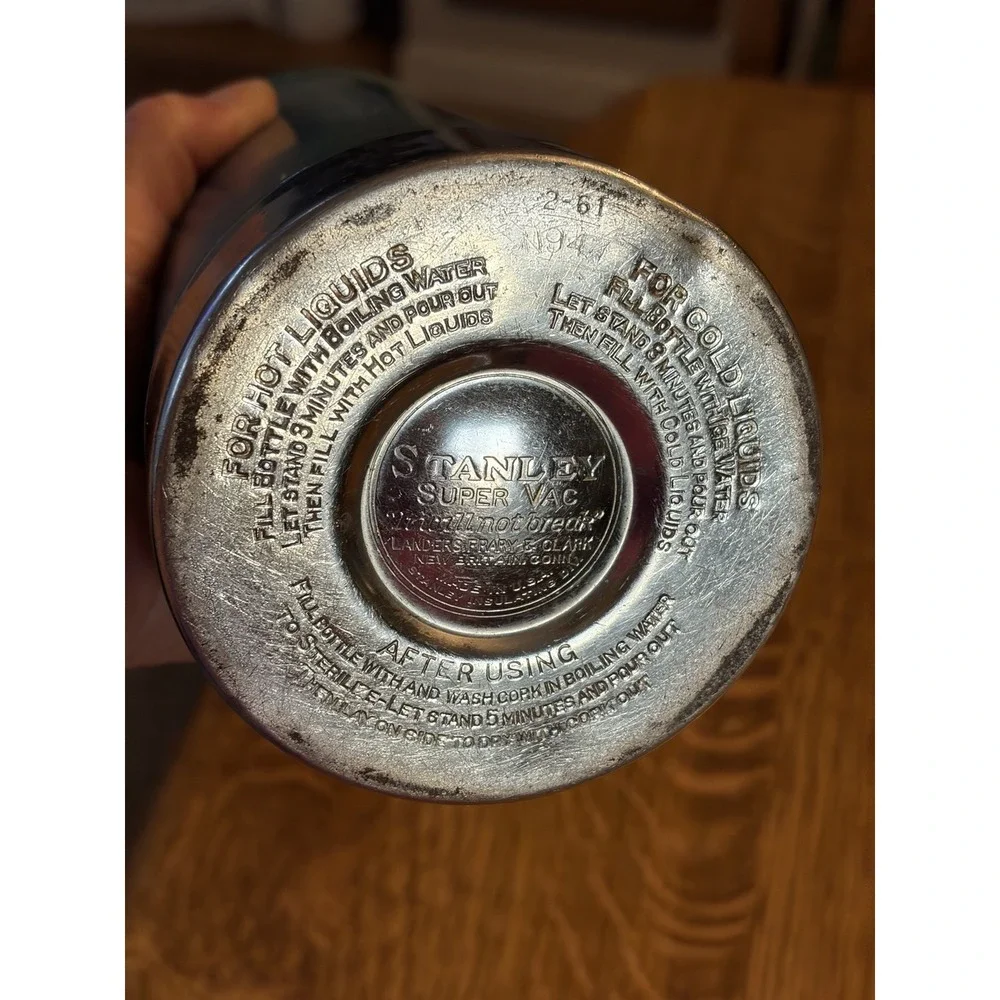 Vintage Stanley Thermos N943 1 Quart Super Vac Made In USA 2-61 Missing Cork - Picture 3 of 4